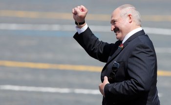 Одежду с цитатами Лукашенко начнут продавать в Беларуси