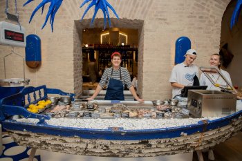 TanukiFamily открыла первый в Москве сетевой рыбный ресторан «Каспийка» (Фото)