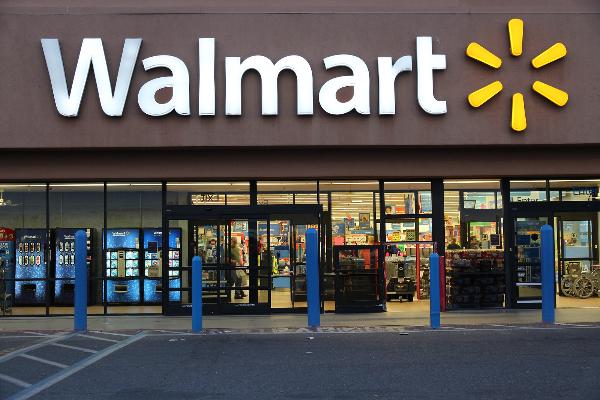 Прибыль Walmart в третьем квартале упала на 40%