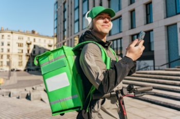 Курьеры в Москве начнут проходить обязательное тестирование Курьеры в Москве начнут проходить обязательное тестирование