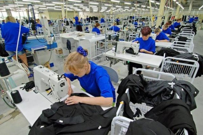 Московские предприятия увеличили выпуск одежды в четыре раза Московские предприятия увеличили выпуск одежды в четыре раза