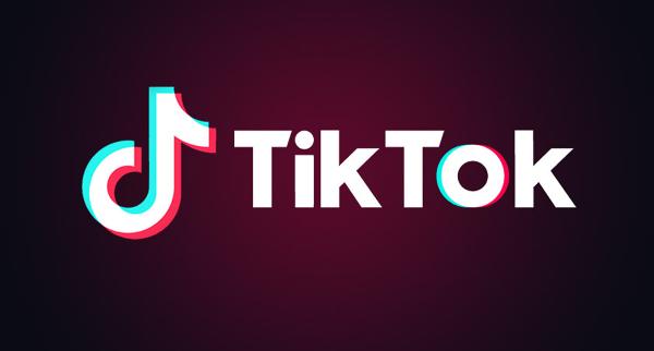 TikTok создал интернет-магазин, где продаёт одежду с надписью «Никуда не уйду»