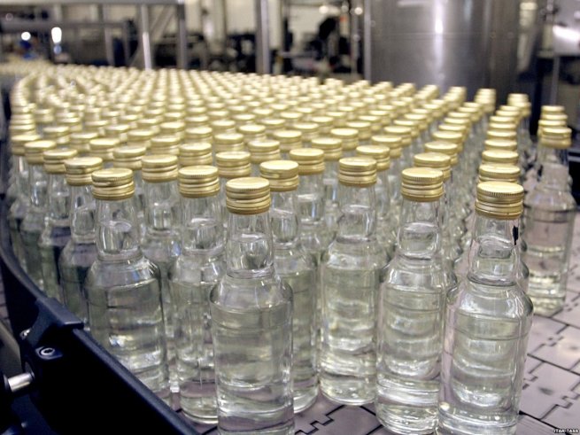 Минимальная стоимость бутылки водки снижена с 220 до 185 рублей Минимальная стоимость бутылки водки снижена с 220 до 185 рублей