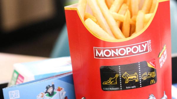 Макдоналдс запускает ежегодную Монополию в России
