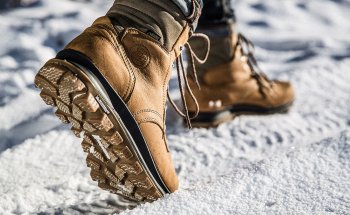 Декатлон в Бельгии запускает продажу подержанных зимних ботинок