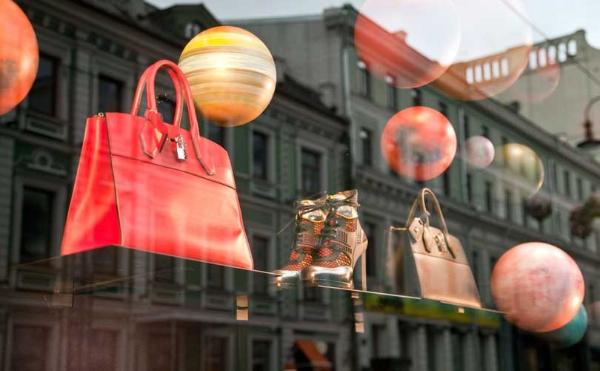 Русский Стандарт: Самые крупные покупки иностранные туристы совершают в модных бутиках