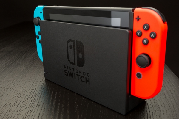 Nintendo Switch обогнала iPhone X в рейтинге гаджетов 2017 года