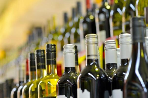 Законопроект о запрете продаж алкоголя в жилых домах доработали ко второму чтению