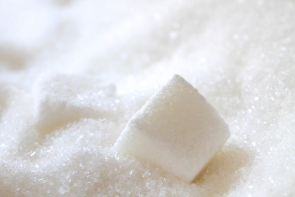 Минимальную цену на сахар предлагают ввести в РФ