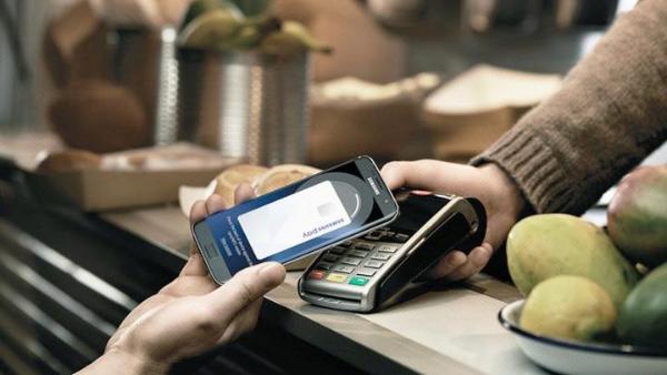 В Систему быстрых платежей встроят возможность бесконтактной оплаты смартфоном