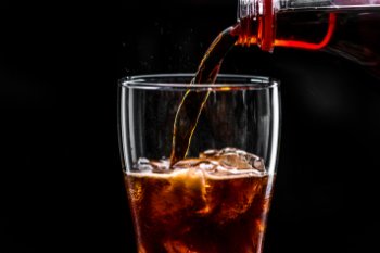 Чемпионат мира по футболу помог Coca-Cola ускорить рост прибыли