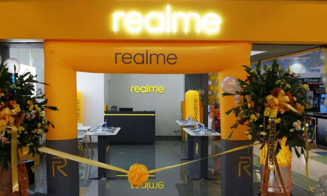 Tecno и Realme планируют открыть магазины в России