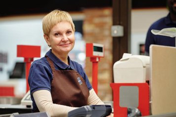 Розничная торговля заняла первое место по спросу на сотрудников | New Retail