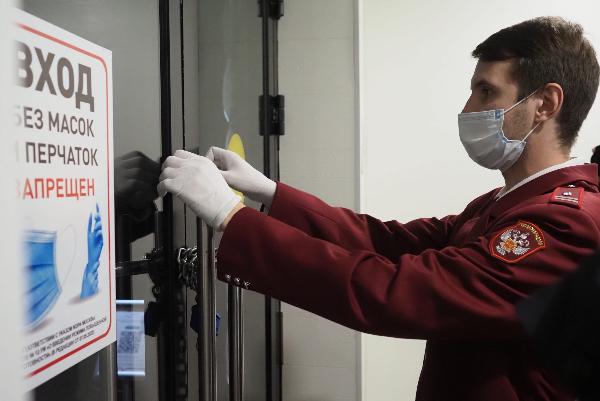 Роспотребнадзор опечатал 14 столичных объектов общепита за нарушение противокоронавирусных мер