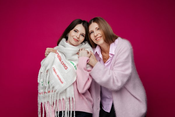 «ВкусВилл» выпустил шарфы с советами мам (ФОТО) - №2