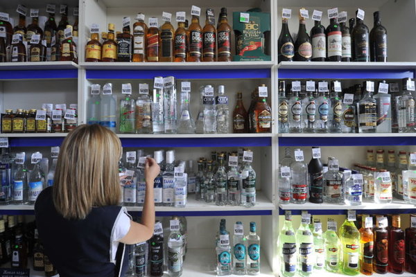 Роспотребнадзор выявил нарушения в более чем 50% проверенных магазинов с алкоголем
