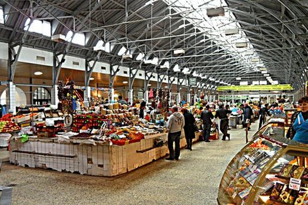 Власти Петербурга выставили на торги Кузнечный рынок 