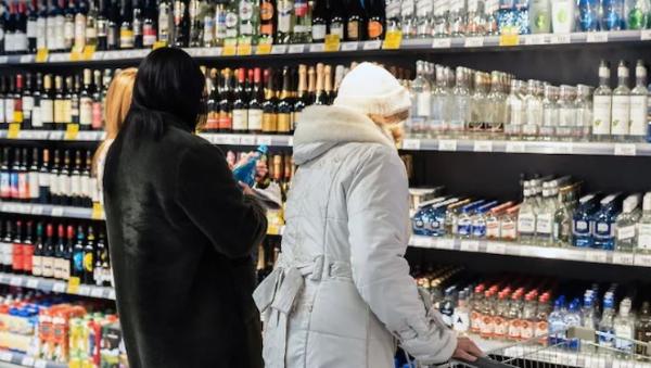 Крепкий алкоголь в небольших бутылках исчезнет из продажи в РФ?
