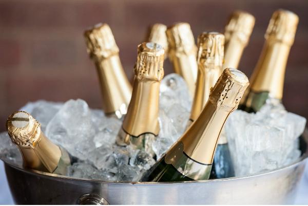 СберМаркет: к Новому году продажи отечественного шампанского выросли в 4 раза