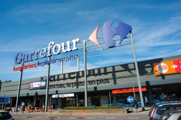Carrefour планирует продать все свои магазины в Польше