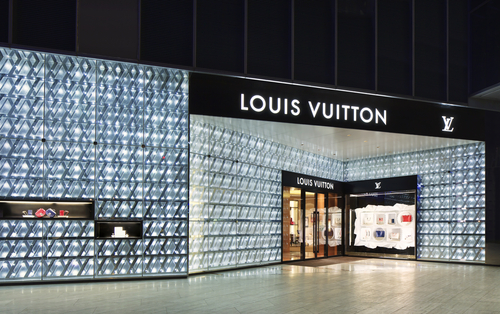 Louis Vuitton приобрел производителя чемоданов Rimowa