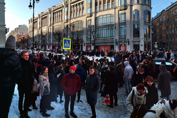 По Петербургу прокатилась новая волна «минирований» ТЦ