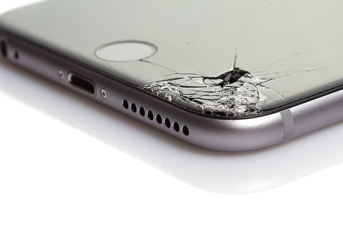 Apple теперь будет ремонтировать айфоны россиян