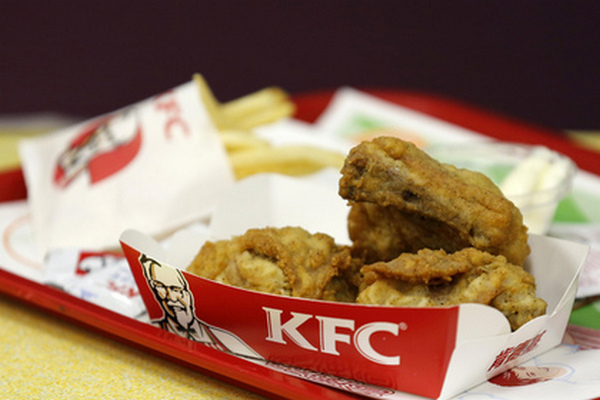 Британская KFC после отсутствия курицы столкнулась с нехваткой соуса