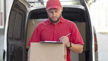 В РФ хотят ввести новые нормы и требования для служб курьерской доставки