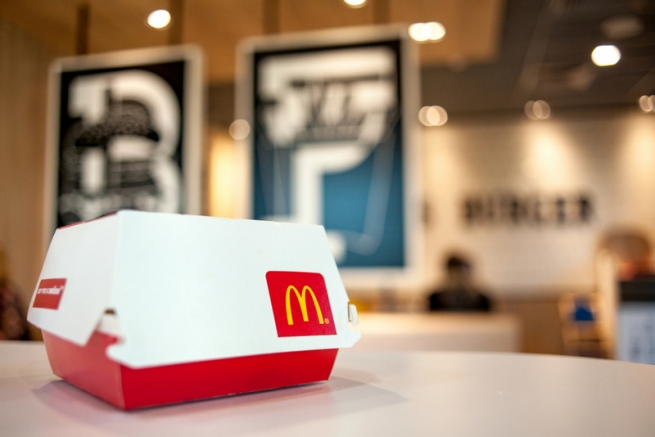 Более 500 человек в США заразились инфекцией из-за салатов в McDonald's