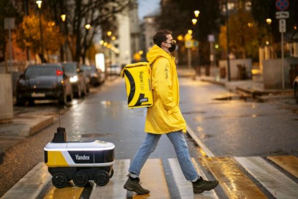 Робот-беспилотник «Яндекса» начал доставлять еду из ресторанов