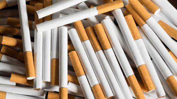 Каждый десятый табачный магазин в столице продаёт нелегальные сигареты