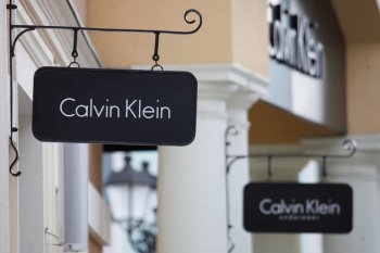 Владелец Calvin Klein и Tommy Hilfiger сократит штат на 10%