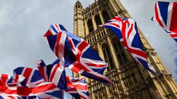 Великобритания ввела запрет на оказание российским компаниям консалтинговых и PR-услуг