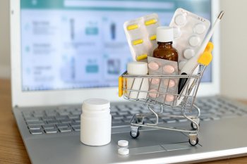 Продажи лекарств через маркетплейсы: сложности, преимущества и прогноз для отрасли