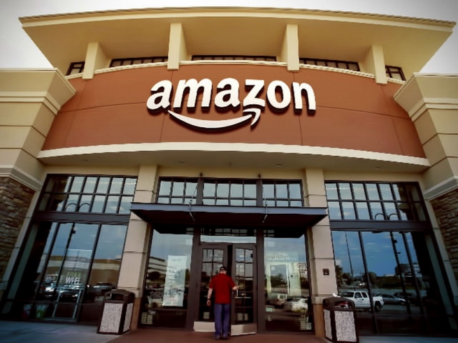Amazon будет продавать еду и товары собственного производства