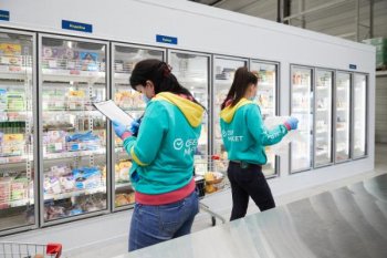 Ашан подключил более половины супермаркетов к доставке через СберМаркет
