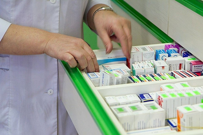 В Госдуме предложили разрешить доставку лекарств из интернета только курьерам со специальным образованием