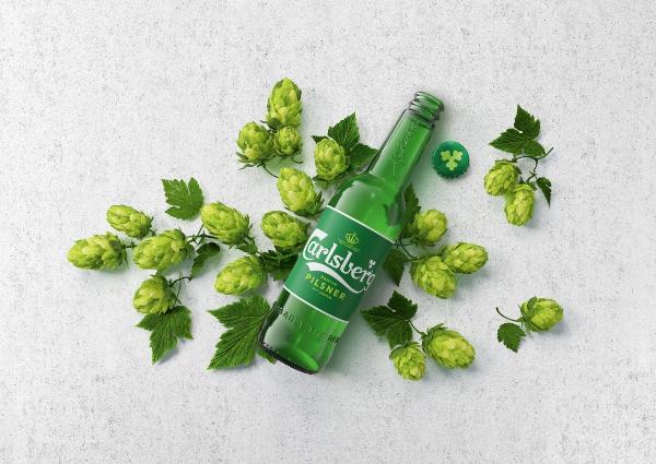 Carlsberg изменил форму бутылки и логотип