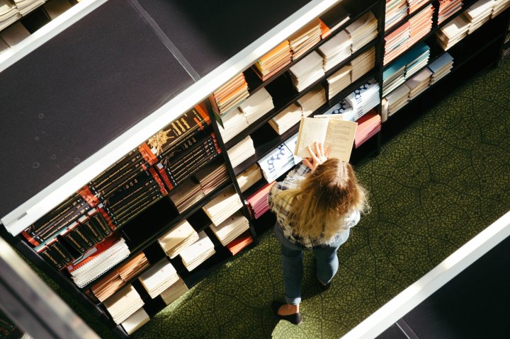Минцифры: средняя цена книги превысила 500 рублей