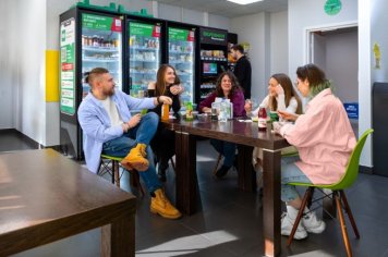 «ВкусВилл» стал единственным владельцем сервиса по доставке еды «Обед.ру»