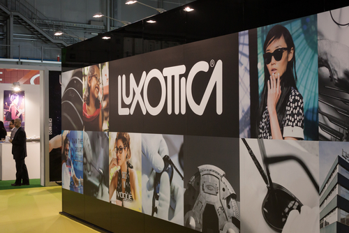Производитель очков Luxottica и компания Essilor договорились о слиянии