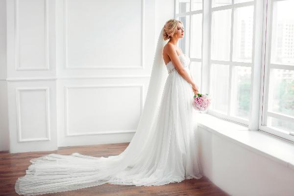 Спрос на свадебные платья в июне упал на треть