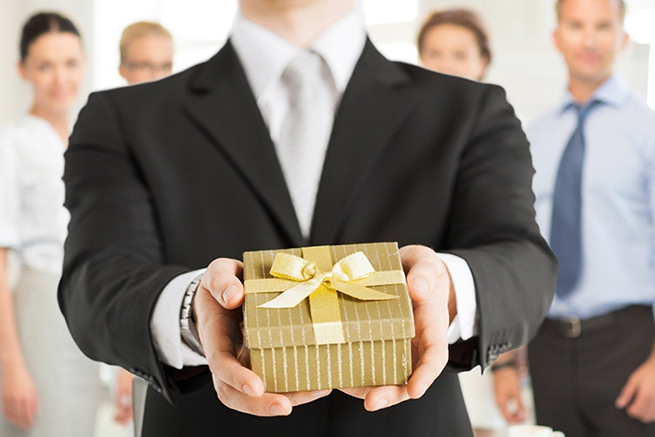 Этикет деловых подарков в бизнес-сфере