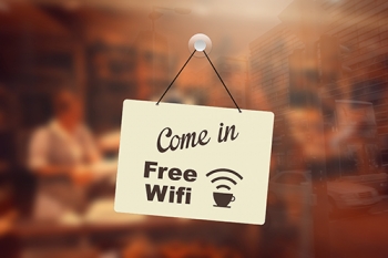 Как привлечь клиентов бесплатным Wi-Fi и не нарушить закон