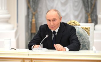 Владимир Путин поручил усилить контроль за маркетплейсами