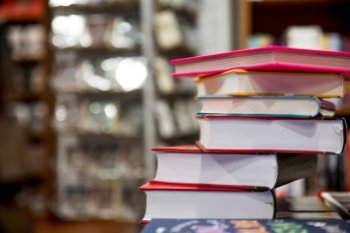 Средняя цена книги в России за год выросла на 12,7%