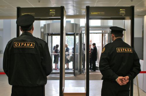 После смерти блокадницы в Петербурге проверят охранников торговых точек