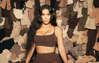 Стоимость бренда Ким Кардашьян Skims достигла $5 млрд Стоимость бренда Ким Кардашьян Skims достигла $5 млрд