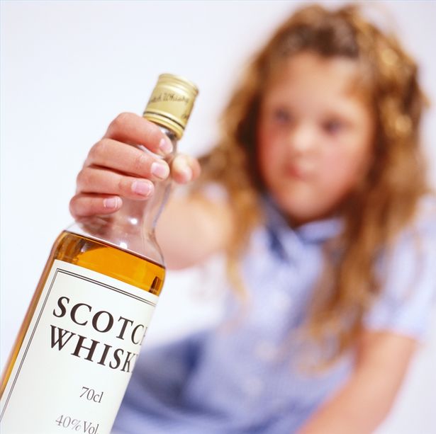 Власти могут ужесточить ответственность за продажу спиртного детям